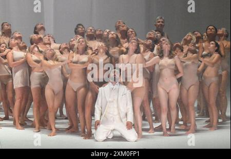 Salzbourg, Autriche. 24 juillet 2024. ABD0082 20240724 - Une répétition de 'Don Giovanni' de Wolfgang Amadeus Mozart, le 24 juillet 2024 au grosses Festspielhaus de Salzbourg, lors de l'édition de cette année du Salzburger Festspiele, le festi de la ville (de gauche à droite) pour opéra, théâtre et concerts. La première a lieu le 28 juillet dans le cadre du Festi de Salzbourg 2024 (de gauche à droite) Davide Luciano (Don Giovanni). - 20240724 PD4724 crédit : APA-PictureDesk/Alamy Live News Banque D'Images