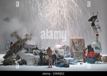 Salzbourg, Autriche. 24 juillet 2024. ABD0156 20240724 - Une répétition de 'Don Giovanni' de Wolfgang Amadeus Mozart, le 24 juillet 2024 au grosses Festspielhaus de Salzbourg, lors de l'édition de cette année du Salzburger Festspiele, le festi de la ville (de gauche à droite) pour opéra, théâtre et concerts. La première a lieu le 28 juillet dans le cadre de la scène du Festi de Salzbourg 2024 (de gauche à droite) - 20240724 PD8064 crédit : APA-PictureDesk/Alamy Live News Banque D'Images