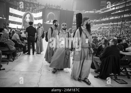 **NO LIBRI** USA, INDIANAPOLIS, 2024/7/18 . Scènes de la session de renouveau au Congrès eucharistique à Indianapolis, Indiana au Lucas Oil Stadium. Photographie de Zach Dobson/Catholic Press photo Banque D'Images