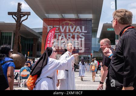 **NO LIBRI** USA, INDIANAPOLIS, 2024/7/18 . En dehors du Congrès eucharistique national à Indianapolis, Indiana. Photographie de Zach Dobson/Catholic Press photo Banque D'Images