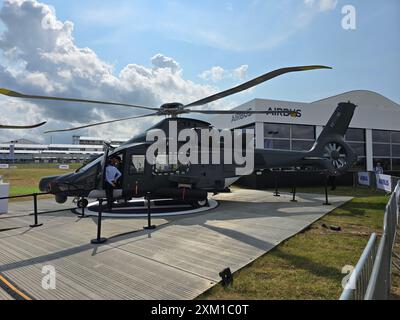 Farnborough, Royaume-Uni, 24 juillet 2024. Airbus Helicopters hélicoptère H160M au salon aéronautique international de Farnborough 2024. Banque D'Images