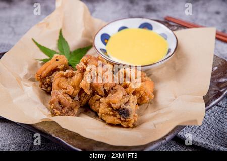 Morceaux de poulet frit japonais Banque D'Images