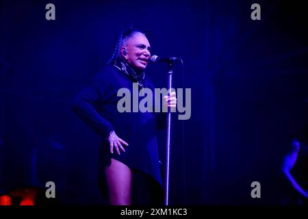 Concert de musique de chanteur italien - Loredana Berte - Ribelle Summer Tour 2024 Loredana Berte chant sur scène pendant Loredana Berte - Ribelle Summer Tour 2024, concert de musique de chanteur italien à Mirano, Venise, Italie, 22 juillet 2024 Mirano, Venise Mirano Summer Festival 2024 Italie Copyright : xEttorexGriffonix/xLiveMediax LPM 1454626 Banque D'Images