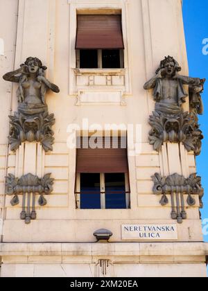 Sculptures sur un bâtiment à Neretvanska Ulica dans la vieille ville de Split Dalmatie Croatie Banque D'Images