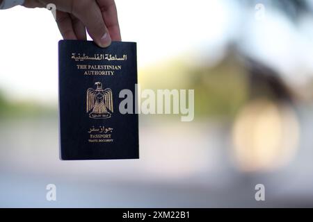 Gaziantep, Turkiye. 20 juillet 2024. Le passeport et le document de voyage de l'Autorité palestinienne. Palestiniens résidant en Cisjordanie et dans la bande de Gaza Banque D'Images