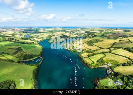 Salcombe et Mill Bay au-dessus de l'estuaire de Kingsbridge depuis un drone, Batson Creek, Southpool Creek, Devon, Angleterre, Europe Banque D'Images