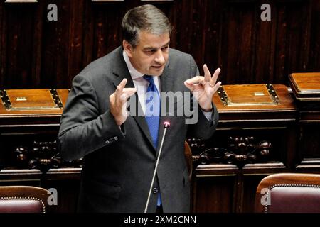 Roma, Italie. 25 juillet 2024. Il ministro per gli affari europei, il Sud, le politiche di coesione e il Pnrr, Raffaele Fitto in occasione dell' informativa urgente sulla ZES unica per il Mezzogiorno, Camera dei Deputati a Roma, Gioved&#xec; 25 Luglio 2024 (foto Mauro Scrobogna/LaPresse) le ministre des Affaires européennes, du Sud, des politiques de cohésion et du PRNR, Raffaele Fitto à l'occasion de l'information urgente sur la ZES unique pour le Sud, Chambre des députés à Rome, jeudi 25 juillet 2024. (Photo de Mauro Scrobogna/LaPresse) crédit : LaPresse/Alamy Live News Banque D'Images