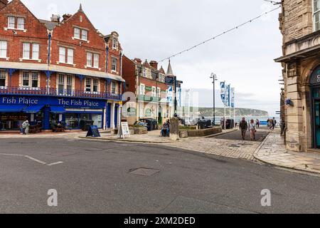 Ville de Swanage, centre-ville de Swanage, rue principale de Swanage, Swanage. Dorset, Royaume-Uni, Angleterre, ville, villes, Swanage Dorset, Swanage UK, magasins, route, rue, Banque D'Images