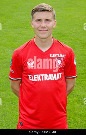 Hengelo, pays-Bas. 25 juillet 2024. HENGELO, PAYS-BAS - JUILLET 25 : Alfons Sampsted du FC Twente lors de la photocall du FC Twente à la FC Twente Heracles Academie le 25 juillet 2024 à Hengelo, pays-Bas. (Photo de Broer van den Boom/Orange Pictures) crédit : Orange pics BV/Alamy Live News Banque D'Images