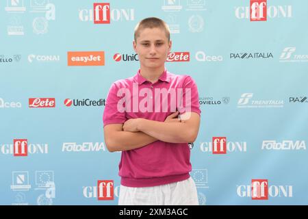 Giffoni Vallepiana, Italie, 25/07/2024, Giffoni Vallepiana Giffoni Festival 2024 Photocall Incanto, sur la photo : Zackari Delmas Banque D'Images