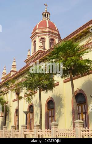 Église Santa Cruz, une église catholique romaine historique bien connue dans le quartier de Kudi Chin à Bangkok, Thaïlande Banque D'Images