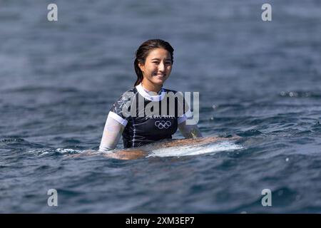 Tahiti, Polynésie française. 24 juillet 2024. Le Japonais Matsuda Shino réagit lors d'une séance d'entraînement de surf en prévision des Jeux Olympiques de Paris 2024 à Teahupo'o, Tahiti, Polynésie française, le 24 juillet 2024. Crédit : Ed Sloane/POOL/Xinhua/Alamy Live News Banque D'Images
