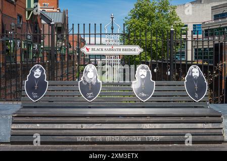 Black Sabbath Bridge sur Broad Street, Birmingham célèbre le groupe local d'Aston, Birmingham Banque D'Images