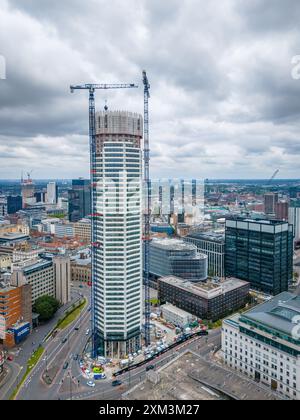 Birmingham, Royaume-Uni. 24 juillet 2024. L'Octagon, un gratte-ciel de 155 mètres, en construction à Birmingham, devrait être le 9ème plus haut bâtiment du Royaume-Uni. Crédit : Thomas Faull/Alamy Live News Banque D'Images