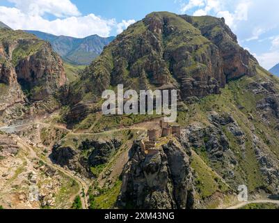 Château d'Enguzek kapi en haute montagne à Uzundere, Erzurum, Turquie, Turquie voyage Banque D'Images