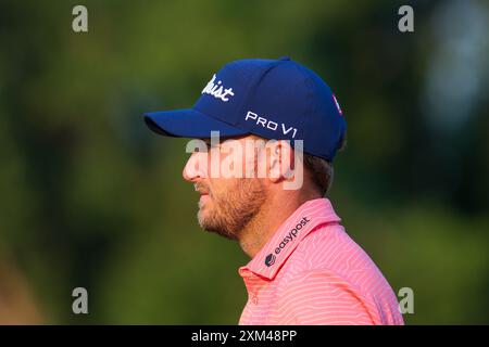 Blaine, Minnesota, États-Unis. 25 juillet 2024. LEE HODGES se penche sur le PGA 3M Open 2024 à TPC Twin Cities le 25 juillet 2024. (Crédit image : © Steven Garcia/ZUMA Press Wire) USAGE ÉDITORIAL SEULEMENT! Non destiné à UN USAGE commercial ! Banque D'Images