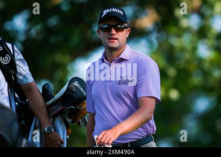 Blaine, Minnesota, États-Unis. 25 juillet 2024. RUSSELL KNOX se penche sur le sujet lors du PGA 3M Open 2024 qui se tiendra à TPC Twin Cities le 25 juillet 2024. (Crédit image : © Steven Garcia/ZUMA Press Wire) USAGE ÉDITORIAL SEULEMENT! Non destiné à UN USAGE commercial ! Banque D'Images