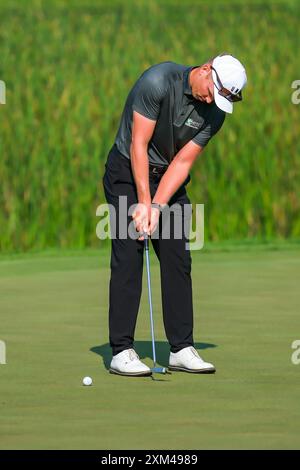 Blaine, Minnesota, États-Unis. 25 juillet 2024. BEN WARIAN a fait un putt au trou 10 lors de l'Open PGA 3M 2024 à TPC Twin Cities le 25 juillet 2024. (Crédit image : © Steven Garcia/ZUMA Press Wire) USAGE ÉDITORIAL SEULEMENT! Non destiné à UN USAGE commercial ! Banque D'Images