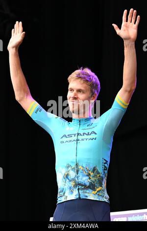 Herentals, Belgique. 25 juillet 2024. Dutch Cees bol d'Astana Qazaqstan en photo avant la course cycliste 'Natourcritium Herentals', jeudi 25 juillet 2024 à Herentals. Le concours fait partie des traditionnels 'critériums', des courses locales dans lesquelles s'affrontent principalement des cyclistes qui ont roulé sur le Tour de France. BELGA PHOTO MAARTEN STRAETEMANS crédit : Belga News Agency/Alamy Live News Banque D'Images