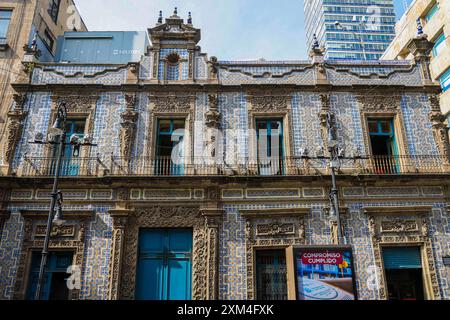 La Maison des tuiles, Sanborns de los Azulejos, était le palais des comtes de la vallée d'Orizaba dans le centre historique de Mexico. Architecture et intérieurs anciens. (Photo de Luis Gutierrez/ Norte photo) la Casa de los Azulejos Sanborns de los Azulejos , FUE palacio de los condes del Valle de Orizaba en centro histórico de la Ciudad de México. Arquitectura antigua e interiores. (Photo de Luis Gutierrez/ Norte photo) Banque D'Images