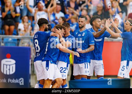 Poznan, Pologne. 21 juillet 2024. Dino Hotic (Lech Poznan) célèbre un but avec ses coéquipiers lors du match PKO BP Ekstraklasa entre les équipes de Lech Poznan et Gornik Zabrze au stade Enea. Lech Poznan vs Gornik Zabrze (score final 2:0) (photo Maciej Rogowski/SOPA images/Sipa USA) crédit : Sipa USA/Alamy Live News Banque D'Images