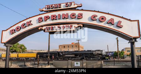 La machine à vapeur Union Pacific Big Boy 4014 s'arrête à Rock Springs Wyoming. Banque D'Images