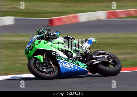 Jason O'Halloran - complètement motos Kawasaki - Rider numéro 22 sur une Kawasaki lors de la manche British Superbikes (BSB) 2024 à Brands Hatch le 2 juillet Banque D'Images