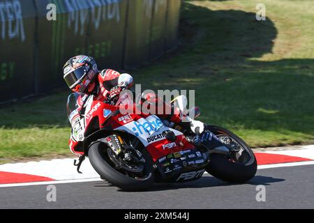 Glenn Irwin - Hager PBM Ducati - Rider numéro 2 sur une Ducati lors de la manche British Superbikes (BSB) 2024 à Brands Hatch en juillet 2024 Banque D'Images