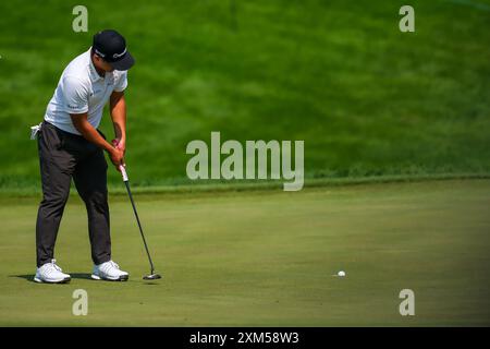 Blaine, Minnesota, États-Unis. 25 juillet 2024. KURT KITAYAMA a lancé au trou 16 lors du PGA 3M Open 2024 à TPC Twin Cities le 25 juillet 2024. (Crédit image : © Steven Garcia/ZUMA Press Wire) USAGE ÉDITORIAL SEULEMENT! Non destiné à UN USAGE commercial ! Banque D'Images