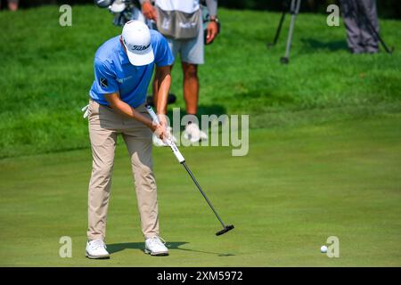 Blaine, Minnesota, États-Unis. 25 juillet 2024. CARSON YOUNG putts au trou 15 lors du PGA 3M Open 2024 à TPC Twin Cities le 25 juillet 2024. (Crédit image : © Steven Garcia/ZUMA Press Wire) USAGE ÉDITORIAL SEULEMENT! Non destiné à UN USAGE commercial ! Banque D'Images