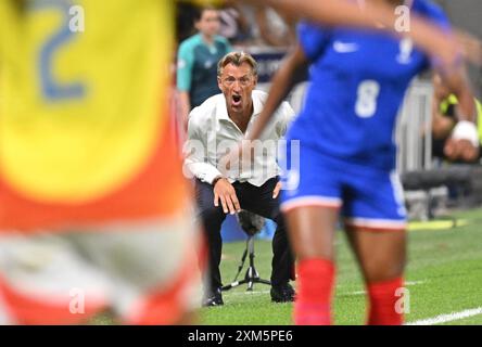 Decines Charpieu, France. 25 juillet 2024. Entraîneur-chef Hervé Renard (France), Football, Groupe féminin A entre la France et la Colombie lors des Jeux Olympiques de Paris 2024 le 25 juillet 2024 au stade Groupama de Decines-Charpieu près de Lyon - photo Frederic Chambert/Panoramic/DPPI Media Credit : DPPI Media/Alamy Live News Banque D'Images