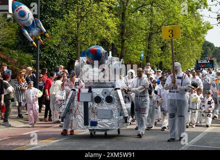 Abano Street Carnival, événement en direct avec défilés de carnaval, musique, danse et divertissement pour tous les âges. Italie Banque D'Images