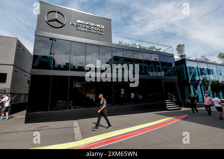 Stavelot, Belgique. 25 juillet 2024. Camping-car Mercedes AMG F1 Team lors du Grand Prix de Belgique Rolex de formule 1 2024, 14ème manche du Championnat du monde de formule 1 2024 du 26 au 28 juillet 2024 sur le circuit de Spa-Francorchamps, à Stavelot, Belgique - photo Florent Gooden/DPPI crédit : DPPI Media/Alamy Live News Banque D'Images