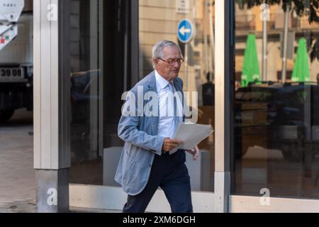 Session plénière du conseil municipal de Barcelone, où le pacte du COPS avec Esquerra au conseil est discuté, ainsi que la dernière session plénière de l'ancien maire et conseiller de Junts, Xavier Trias, qui se retire de la politique. Pleno del Ayuntamiento de Barcelona, donde se dispute el pacto del PSC con Esquerra en el ayuntamiento y también el último pleno del exalcalde y Concejal de junts, Xavier Trias, que se retira de la política. Sur la photo : Xavier Trias News Politics -Barcelone, Espagne vendredi 26 juillet 2024 (photo par Eric Renom/LaPresse) Banque D'Images