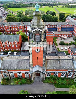 Vue aérienne de l'école Bluecoat sur Church Rd, Wavertree Liverpool. Banque D'Images