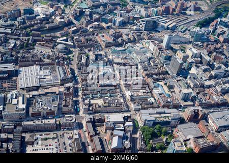 Une vue aérienne de la zone commerçante et commerciale du centre-ville de Leeds, West Yorkshire, nord de l'Angleterre, Royaume-Uni Banque D'Images