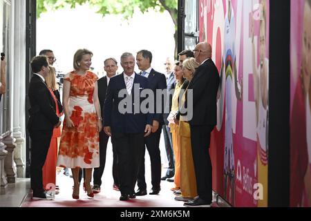 Paris, France. 26 juillet 2024. La Reine Mathilde de Belgique et le Roi Philippe - Filip de Belgique photographiés lors de l'ouverture officielle de la Maison Lotto Belgique au début des Jeux Olympiques de Paris 2024, le vendredi 26 juillet 2024 à Paris, France . Les Jeux de la XXXIIIe Olympiade se déroulent à Paris du 26 juillet au 11 août. La délégation belge compte 165 athlètes dans 21 sports. BELGA PHOTO DIRK WAEM crédit : Belga News Agency/Alamy Live News Banque D'Images