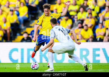 Broendby, Danemark. 25 juillet 2024. Oscar Schwartau (41) de Broendby vu lors du match de qualification de l'UEFA Conference League entre Broendby IF et Llapi au Broendby Stadion à Broendby. Crédit : Gonzales photo/Alamy Live News Banque D'Images