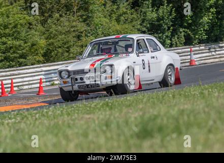 Ford Escort mk1 en compétition à une journée de piste et contre la montre à Blyton Park, Blyton, Lincolnshire. Banque D'Images