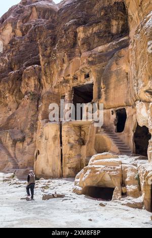 Le Biclinium peint, Little Petra, Jordanie Banque D'Images