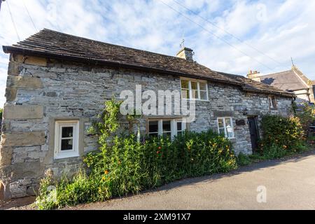 Village d'Ashford-in-the-Water paroisse civile dans le Derbyshire Peak District, Angleterre, Royaume-Uni Banque D'Images