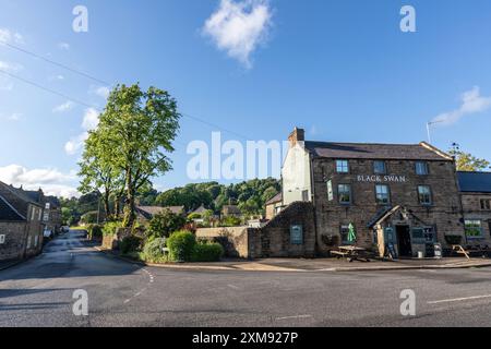 The Black Swan pub, Ashover, Amber Valley, Derbyshire, Angleterre, ROYAUME-UNI Banque D'Images