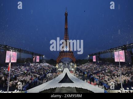 Paris, France. 26 juillet 2024. La cérémonie d’ouverture des Jeux Olympiques de Paris 2024 a lieu à Paris, France, le 26 juillet 2024. Crédit : Gao Jing/Xinhua/Alamy Live News Banque D'Images