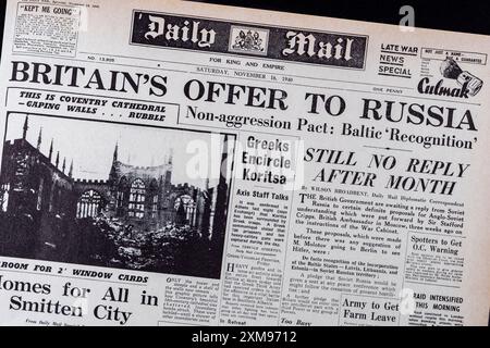 "Offre de la Grande-Bretagne à la Russie" en première page du Daily mail (réplique), 16 novembre 1940, pendant le Blitz. Banque D'Images