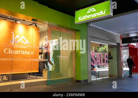 Magasin d'aventure en plein air Katmandou vendant des vêtements et du matériel de marche, fondé en Nouvelle-Zélande, Sydney, Nouvelle-Galles du Sud, Australie Banque D'Images