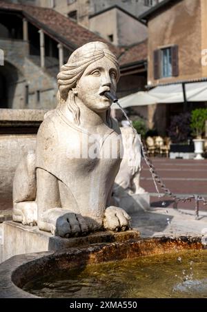 Fontana Contarini, Piazza Vecchia, Citta alta, Bergame, Italie Banque D'Images