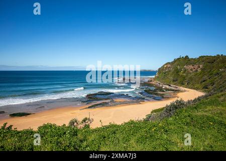 Sydney, Australie, Turimetta plage sur les plages du nord de Sydney pendant une journée de soleil de ciel bleu en hiver, Nouvelle-Galles du Sud, Australie Banque D'Images