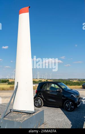 Buergerwindpark Westernfeld-Buchgarten, près de Lichtenau, 11 éoliennes, borne de recharge gratuite pour voitures électriques au parc éolien, organisé et Banque D'Images