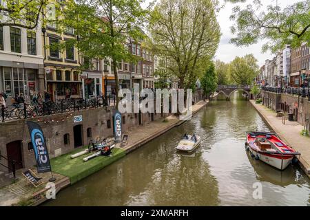 Utrecht, pays-Bas, centre historique, Oudegracht, canal, restaurants, pubs, cafés, boutiques le long du canal Banque D'Images