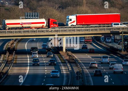 Sortie d'autoroute Westhofen, l'autoroute A45, Sauerlandlinie, est traversée par l'A1, pont, vue en direction sud-est, Schwerte, Nord Banque D'Images